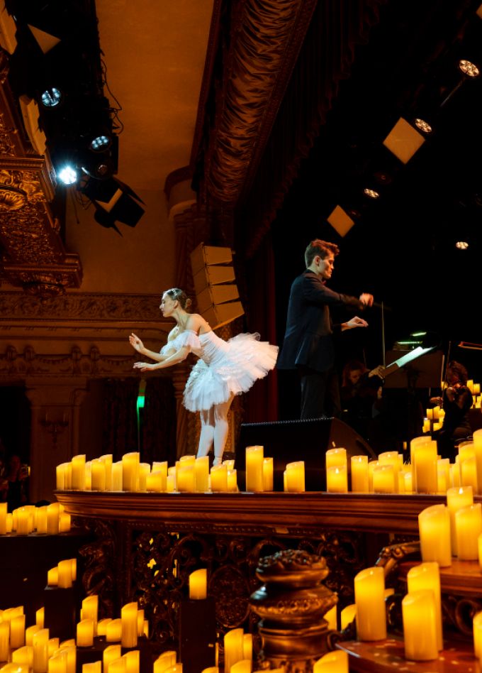 Волшебный свет Рождества. Lumisfera и 3000 свечей